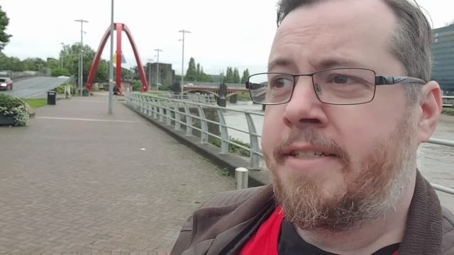 What is this WINDOW doing here!!! - Shadiversity BRITAIN TOUR vlog 1 смотреть онлайн