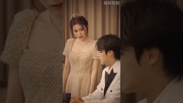 【MULTISUB】《薄爺，夫人馬甲又掉了》灰姑娘命裏帶煞必須找個人結婚，沒想到途中救了個病危男，既然皮相尚可，那就乖乖做我夫君吧，可沒料到他居然是故意的？！#甜宠 #霸道总裁 #短剧 #爱情