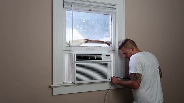 Installing The New Window Air Conditioner, Kinder Toys Are Weird & An Awesome Sunset Timelapse! смотреть онлайн