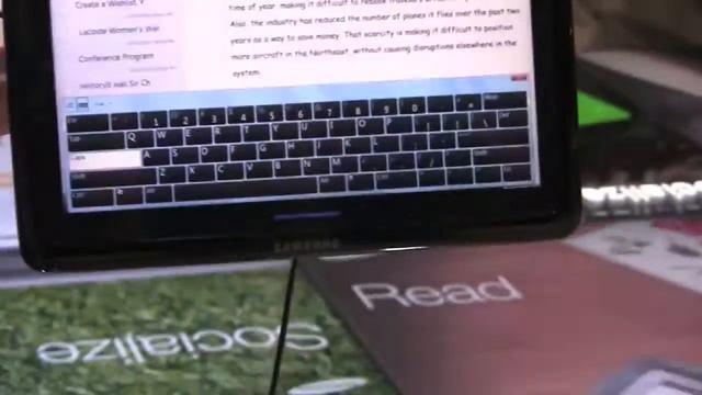 Samsung 7 Series, Tablet/Laptop Hybrid (Slider!), Hands-On at CES 2011 смотреть онлайн