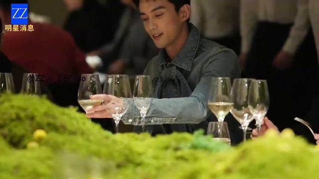 Not Letting Go: Leo Wu Peeks at Zhao Lusi Many Times and Continues. смотреть онлайн