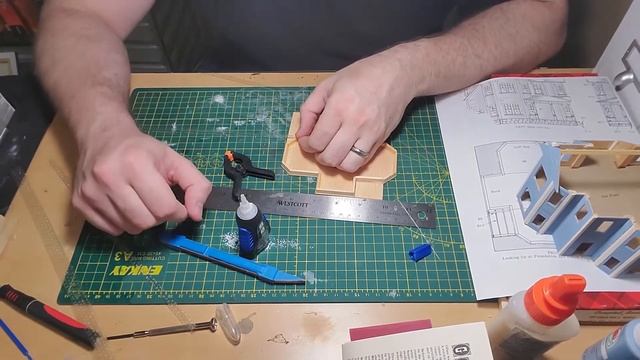Campbell Scale Models - Grandma's House Build - Part 4 - My Windows are Glazed Over смотреть онлайн