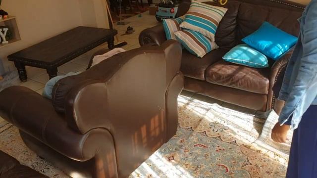 Messy living room Organize with me|| Toddler Play Area In Living room|South African Youtuber смотреть онлайн