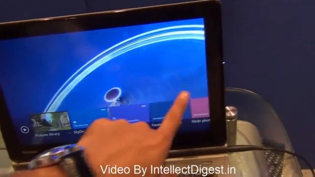Intel Core 4th Generation WiDi Wireless Display Demo On Toshiba 2-in-1 Ultrabook Tablet смотреть онлайн