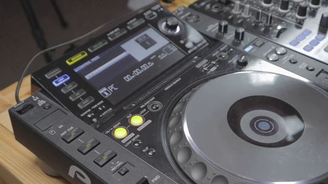 Rekordbox DJ Tip: How To Hook Up CDJs To Your Laptop In HID Mode смотреть онлайн