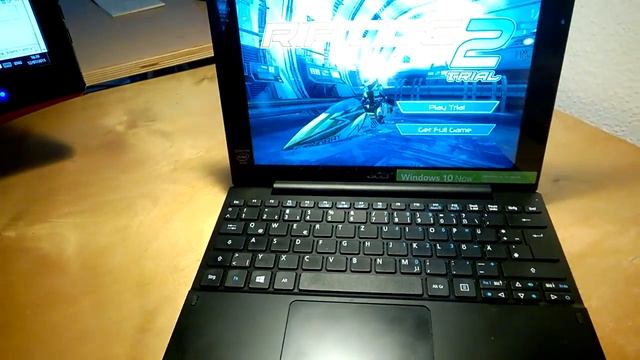 Acer Aspire Switch 10E gaming with Windows Store games смотреть онлайн