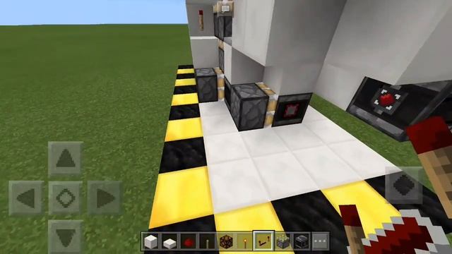Minecraft Pocket Edition Redstone Tutorial: 4x4 Piston Door (MCPE 1.1.0) смотреть онлайн