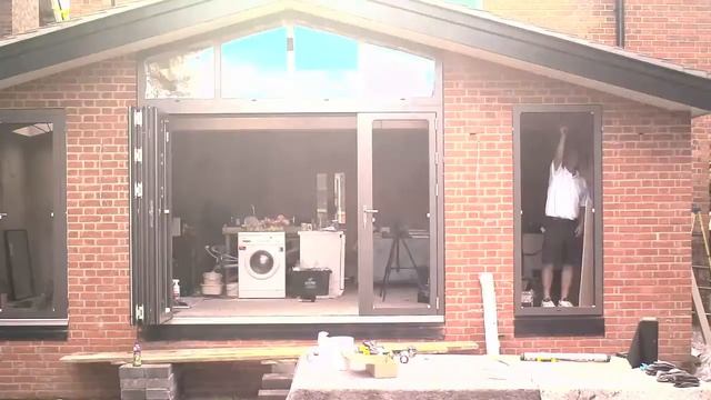 SOLARLUX SL 81 BI-FOLDING DOORS, TILT AND TURN WINDOW AND FIXED FRAME, TIMELAPSE VIDEO, OXFORDSHIRE смотреть онлайн
