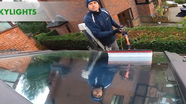 Tucker Alpha Scrubber in action - window cleaning tools смотреть онлайн