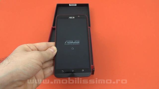 ASUS ZenFone 2 Deluxe Special Edition Unboxing în Limba Română - Mobilissimo.ro смотреть онлайн