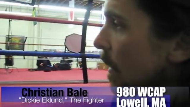 Wahlberg/Bale in Lowell, MA for "The Fighter" photo shoot смотреть онлайн