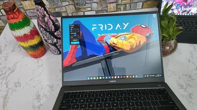 RealmeBook: Windows 11 Taskbar Customization like MacOS смотреть онлайн