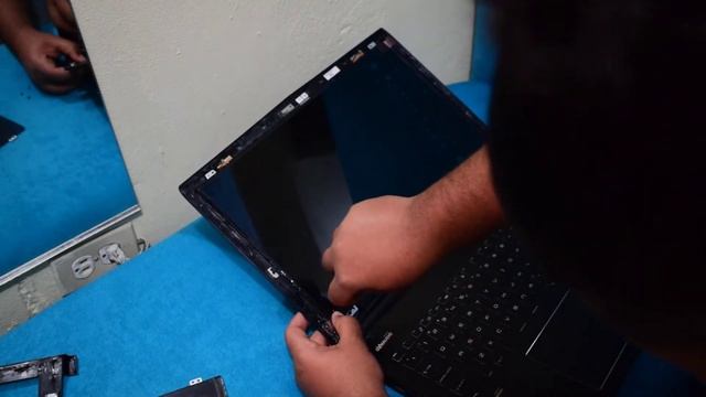 How to replace display assembly on MSI GE62 Model. 6QF Apache Pro смотреть онлайн