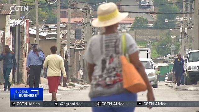 Pay disparity between black and white South Africans increases смотреть онлайн