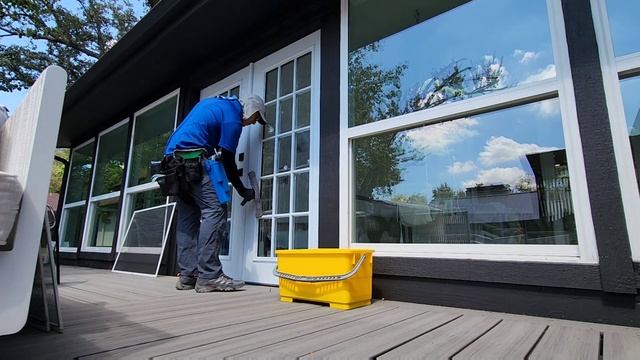 Rustling Sounds at Work | ASMR Window Cleaning смотреть онлайн