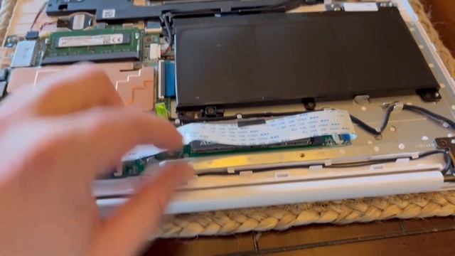 HP Stream 14 Upgrade - M.2 Hard Drive Upgrade via WiFi Port - Hard Drive Not Booting Fix! смотреть онлайн