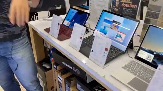 Live เลือกซื้อ Laptop Intel EVO หน้าร้าน BaNANA @ IT Mall ฟอร์จูน смотреть онлайн