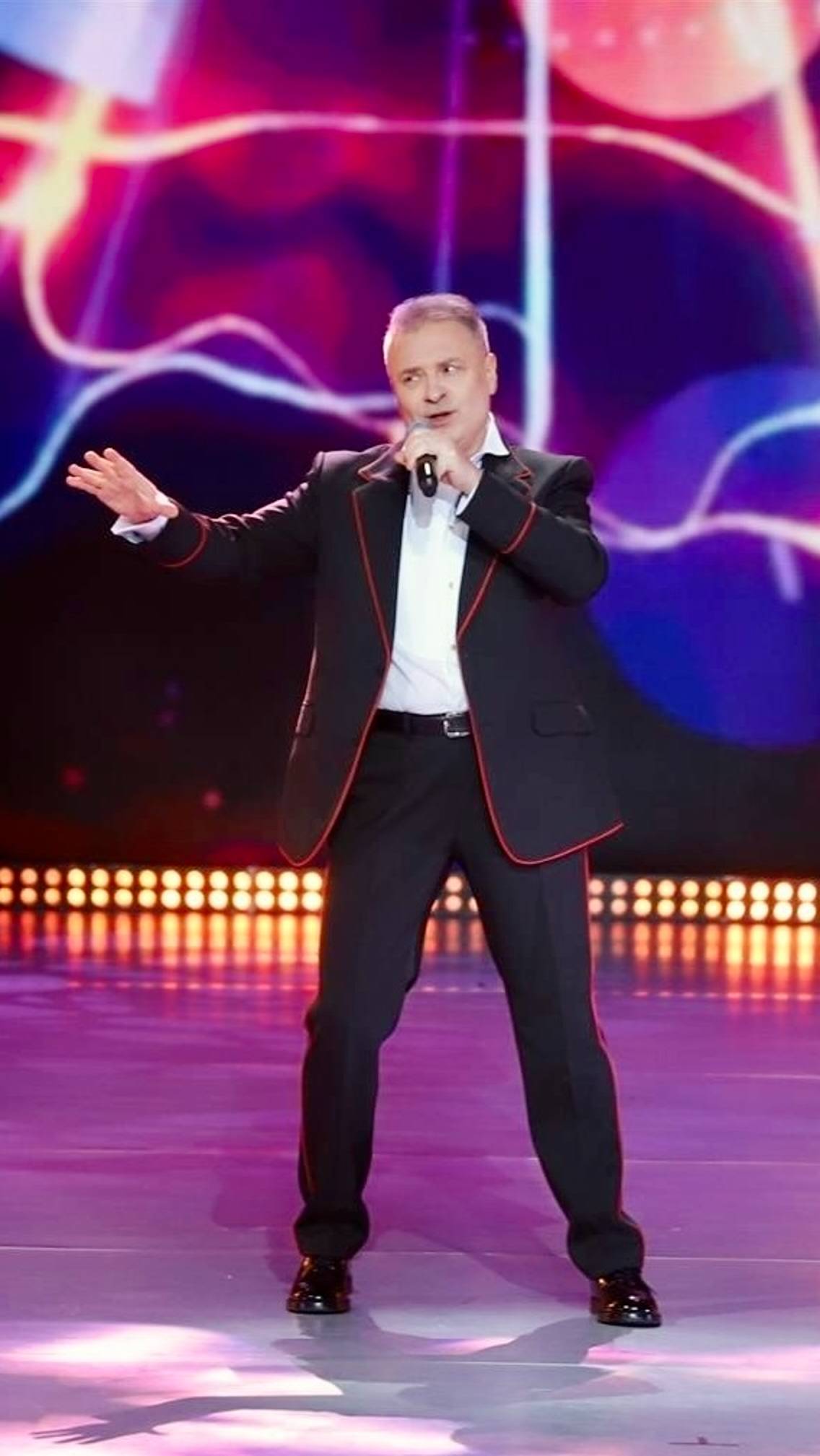 Александр Добронравов - Концерт ко Дню учителя в Луганске 🎼 смотреть онлайн