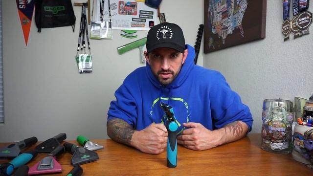 SQUEEGEE HANDLE ANGLES EXPLAINED | WINDOW CLEANING TOOLS смотреть онлайн