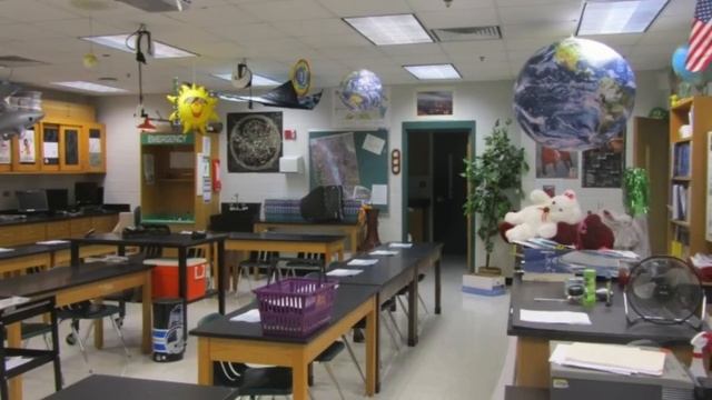 4 True School Lockdown Horror Stories (With Rain Sounds) смотреть онлайн