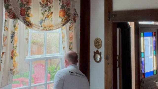 What's the FASTEST way to clean Small, French Pane Windows?? See 12:12 Method 2 - We timed them! смотреть онлайн
