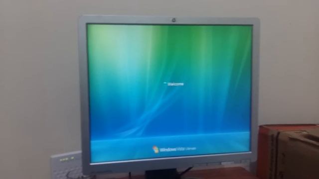 My Windows Vista PC booting up смотреть онлайн