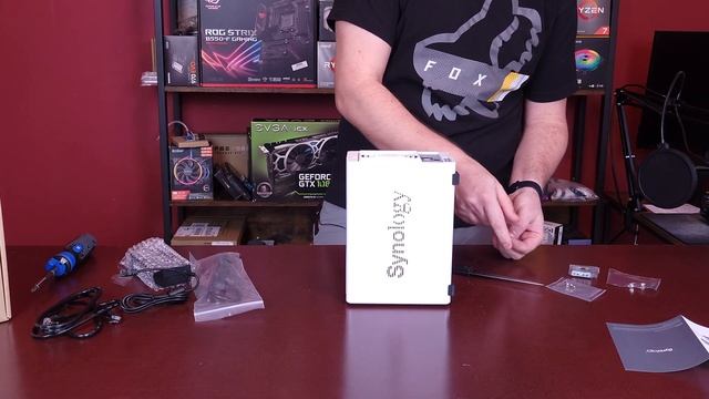 Synology DiskStation 2-Bay Network Attached Storage DS212j NAS Unboxing and First Setup + Giveaway смотреть онлайн