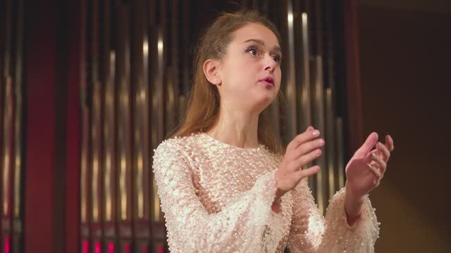 Арис - Даргомыжский "Я все еще люблю его"💜 смотреть онлайн