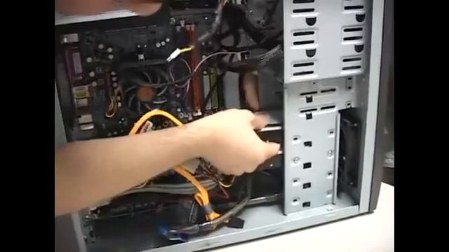 How to Install Serial ATA Hard Drives смотреть онлайн