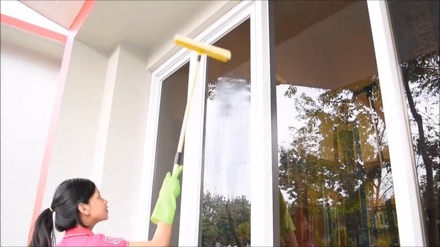 WINDOW SQUEEGEE WITH TELESCOPIC HANDLE ( IKLAN 30s ) смотреть онлайн
