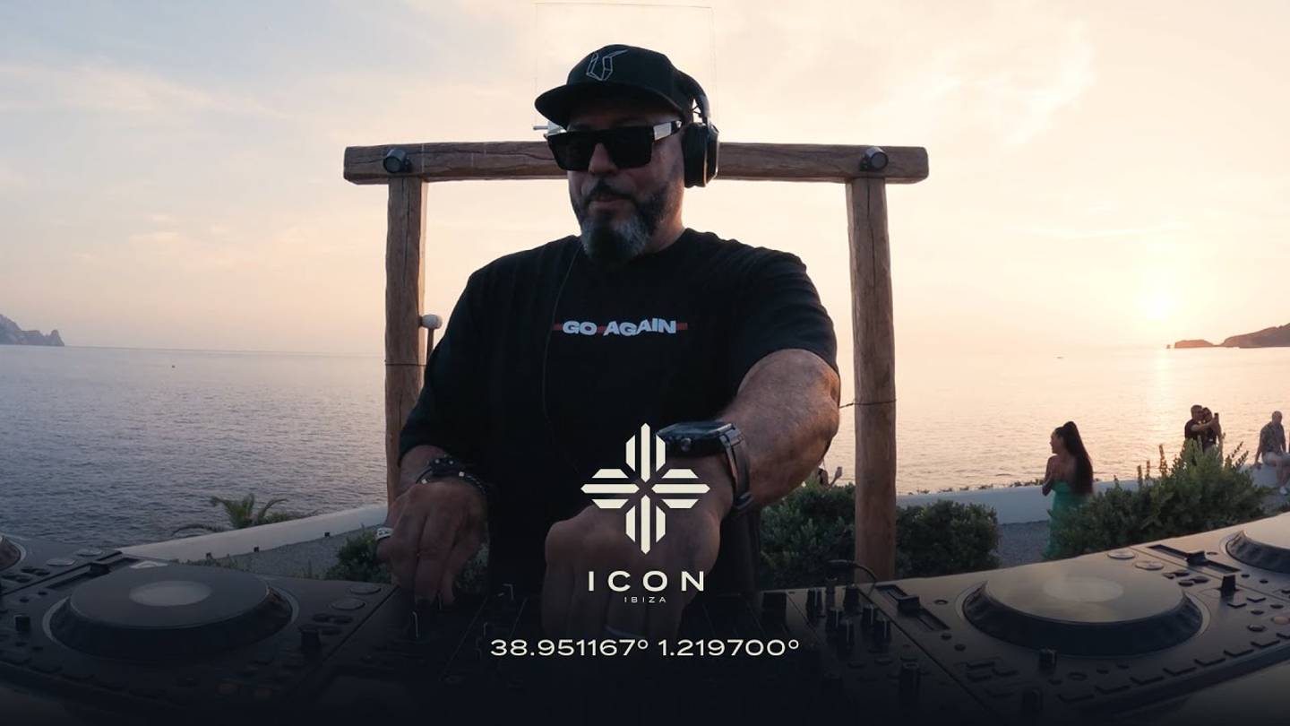 Roger Sanchez - Live @ 7 Pines Resort x Ibiza [26.08.2024] смотреть онлайн