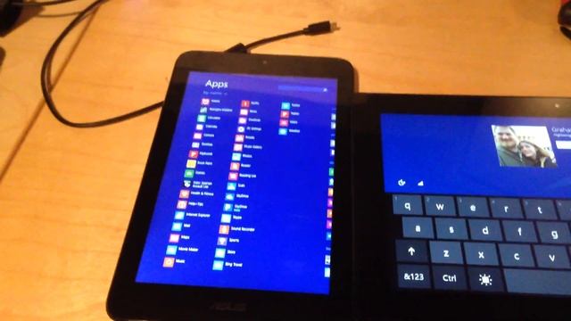 Quick look at the Asus VivoTab Note 8 Tablet смотреть онлайн