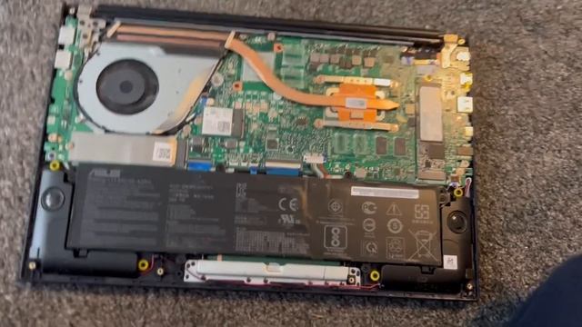 Asus Vivobook Battery Stuck At 0% - FIX Battery status: 0% remaining смотреть онлайн