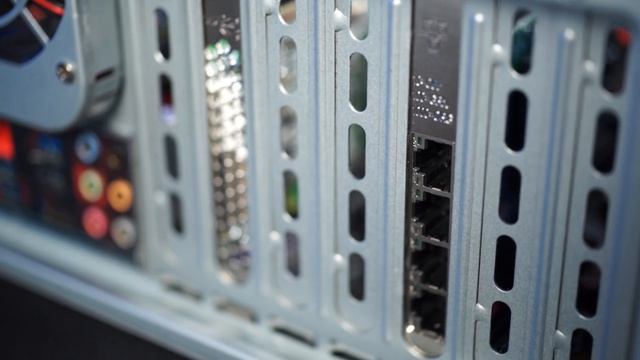 New Shiny Ultimate NAS ft. WD Red 6TB Harddrives смотреть онлайн