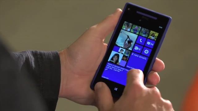 Windows Phone 8 Keeps Growing Up смотреть онлайн