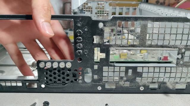 Cleaning Old HP ELITE 8300 смотреть онлайн