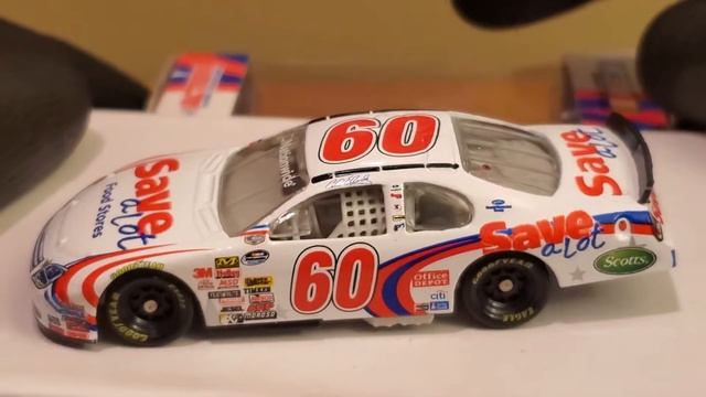 2008 Carl Edwards Save A Lot 1:64 PROMO (NASCAR Die-Cast Review) смотреть онлайн