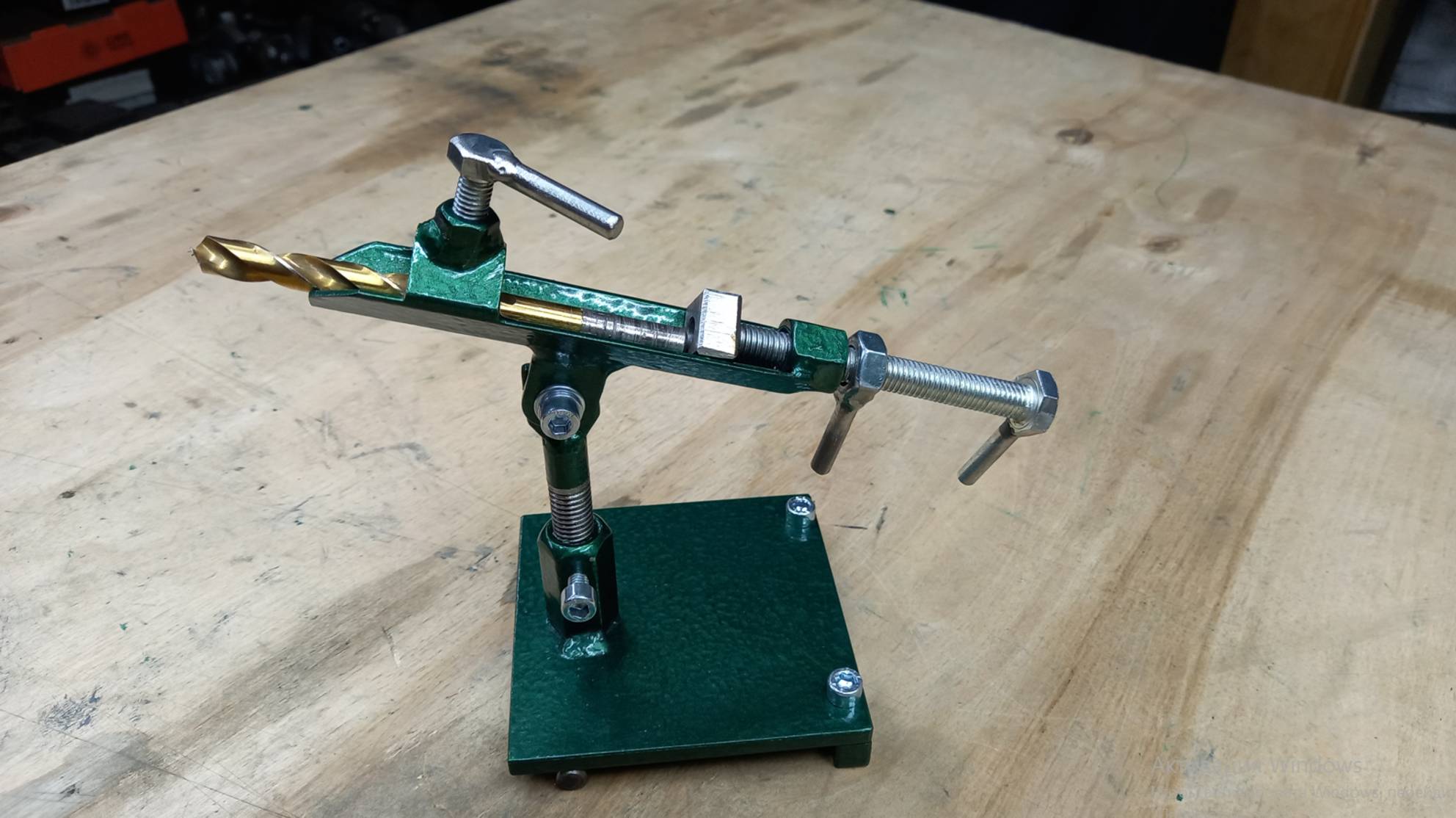 Приспособление для заточки сверл. смотреть онлайн