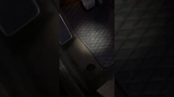 2009 Bentley continental GT how to open gas tank lid, if it does not work. And fuses location.