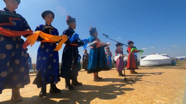 ОНОН МYРЭНЭЙ ЭРЬЕДЭ ЭБ НАЙРАМДАЛАЙ АЛТАН СЭРГЭ БОДХООГДОБО