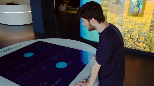 Qu'est-ce que l'Europa Expérience - Adam croque l'info смотреть онлайн