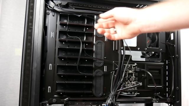 Bequiet! Dark Base 700 - Le meilleur boitier 2017 ? смотреть онлайн