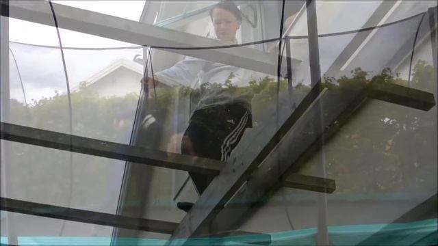 Trampoline - CLIMBING OUT OF THE WINDOW?? смотреть онлайн