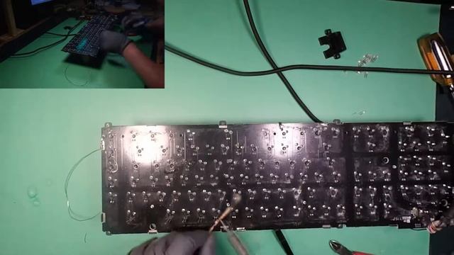 Cleaning a Razer Blackwidow Ultimate mechanical keyboard (timelapse) + led swaps смотреть онлайн