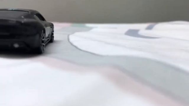 Hot Wheels Aston Martin DBS смотреть онлайн