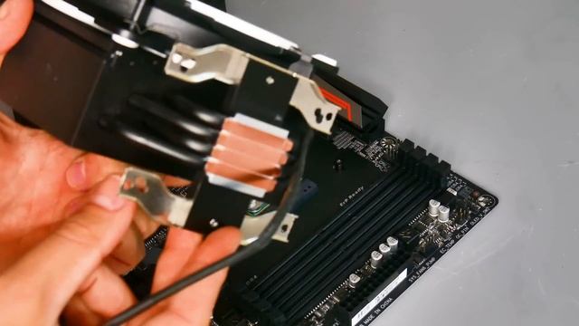 How To Build The Ultimate $1000 / £1000 Gaming PC смотреть онлайн