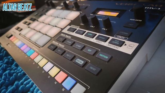 Roland Verselab has a great Mastering suit - end Compressor & Limiter making sounds BANG!! смотреть онлайн