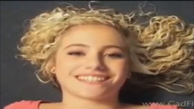 Young Pixie Lott in the Studio, New York смотреть онлайн