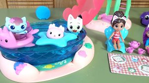 Мультики для малышей. Развивающие игрушки. Набор Purrific для вечеринки у бассейна с фигурками Габби