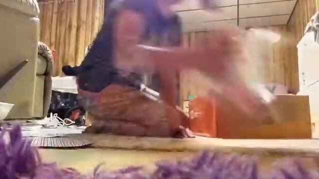 Cleaning my desk?! смотреть онлайн